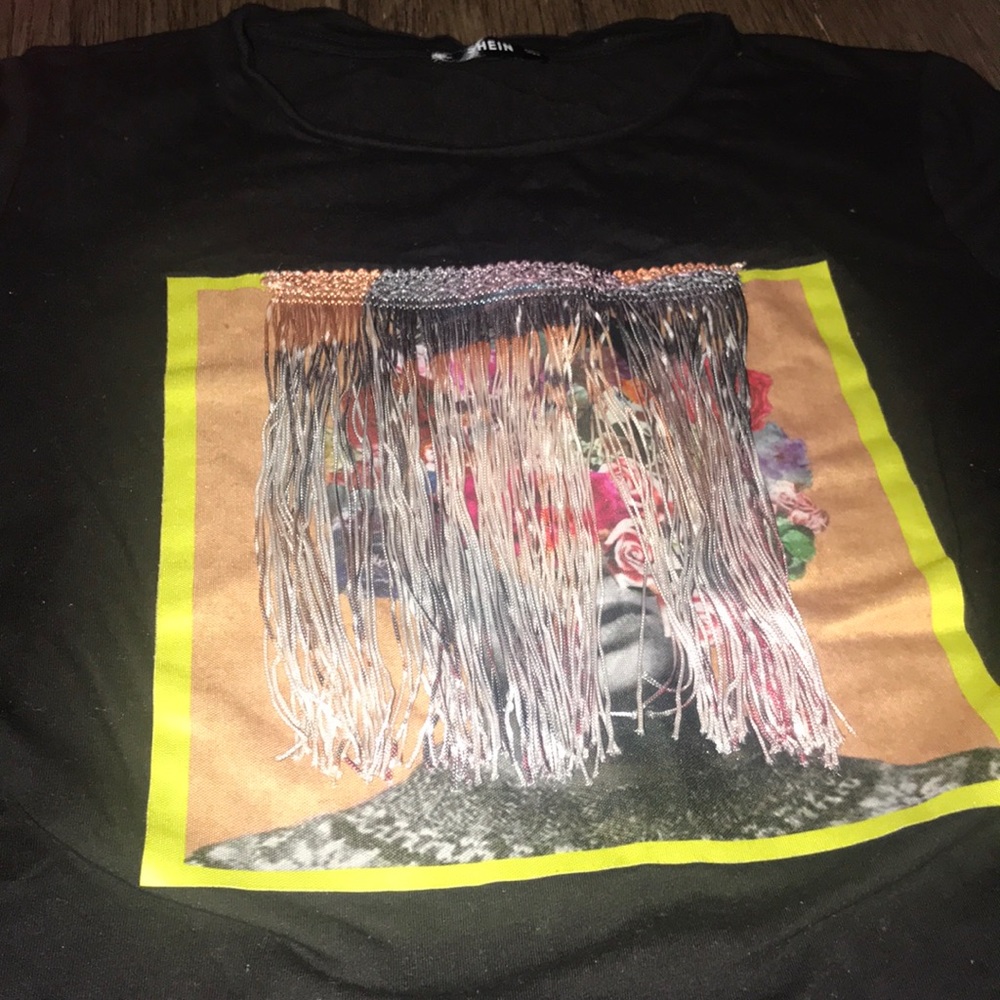 Black t-shirt